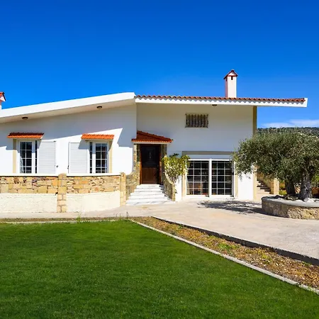 Вилла Yannis Place *