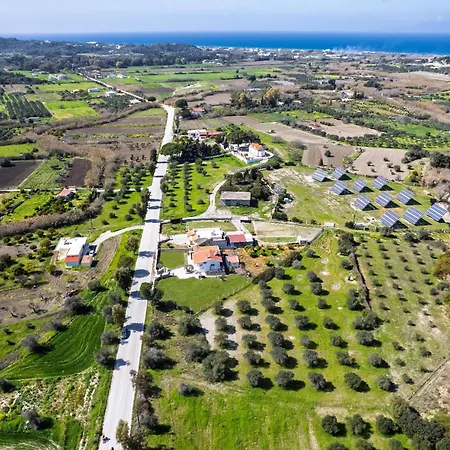 Yannis Place Парадейси