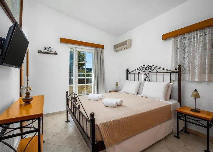 Yannis Place Paradisi (Rhodes)