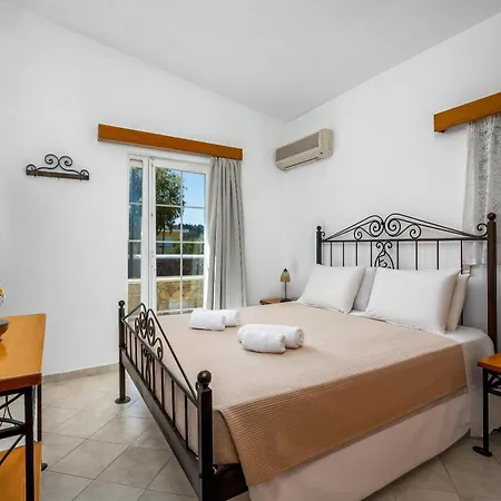 Yannis Place Paradisi (Rhodes)