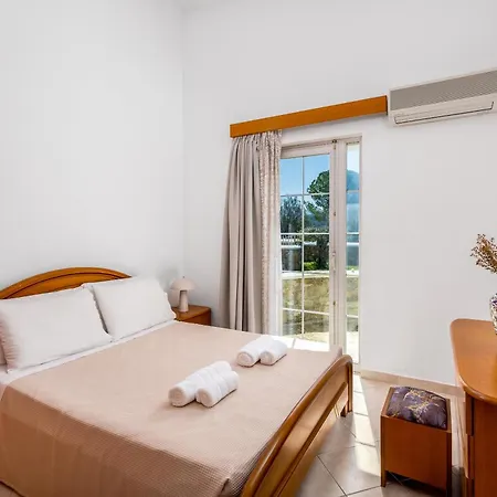 Yannis Place Villa Paradeísion